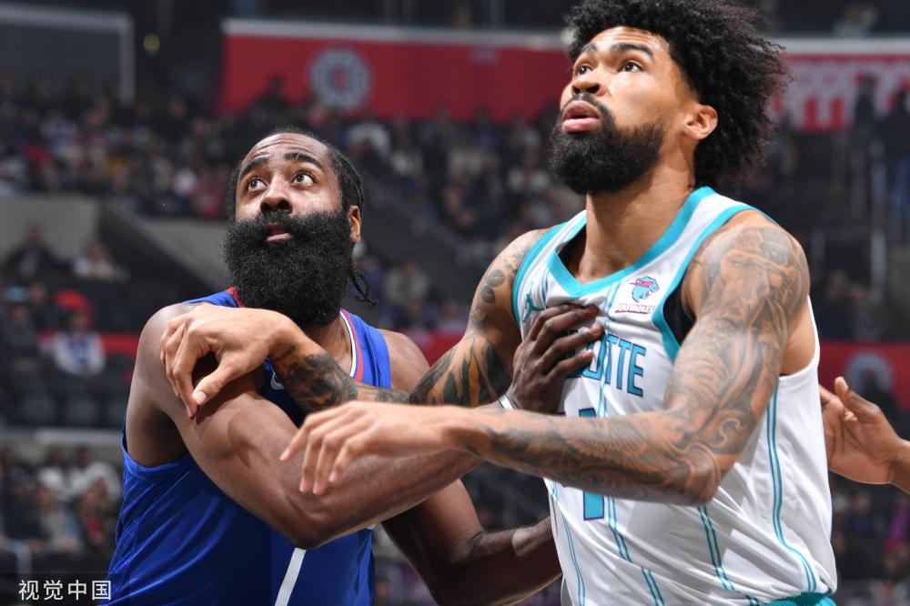 她的上场不 她的上场不