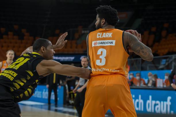 挡对方攻势 挡对方攻势