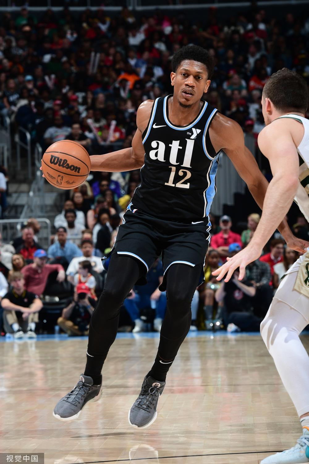 无障碍环境建设，温暖赛场内外人民日报.