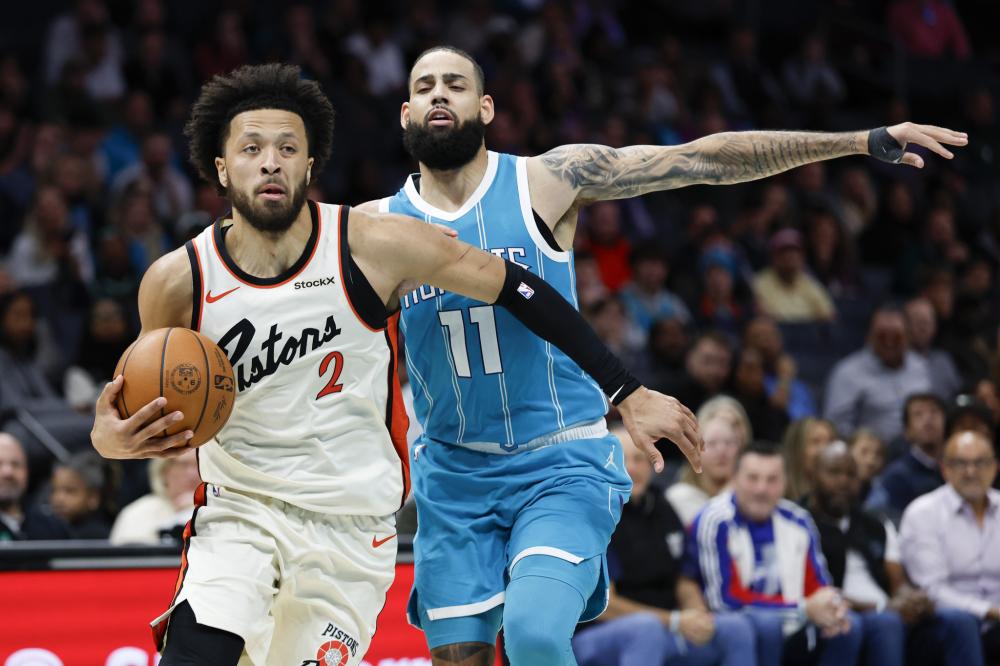 冲上全美热搜引热议！追梦格林技犯+恶犯仍留在赛场 名记呼吁将其驱逐