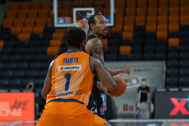 体育中超：沧州雄狮2-1成都蓉城 四轮不败